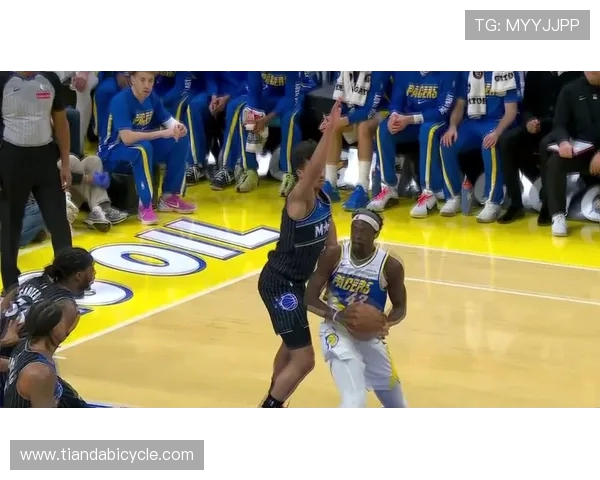 勇士队与魔术精彩对决回放分析全场亮点与关键时刻回顾