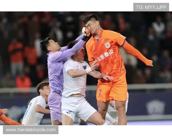 国安与首尔激战正酣谁将笑到最后赢得比赛胜利