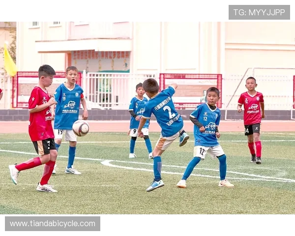 新疆对阵深圳足球比赛在线直播全程回顾与精彩瞬间分享