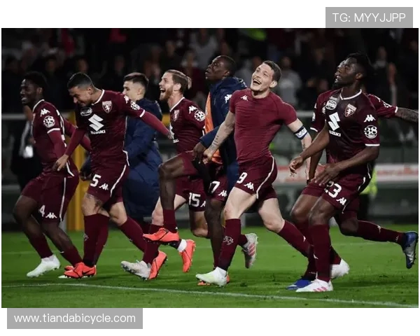 阿甲联赛焦点战科隆竞技迎战豪门河床争夺胜利荣耀